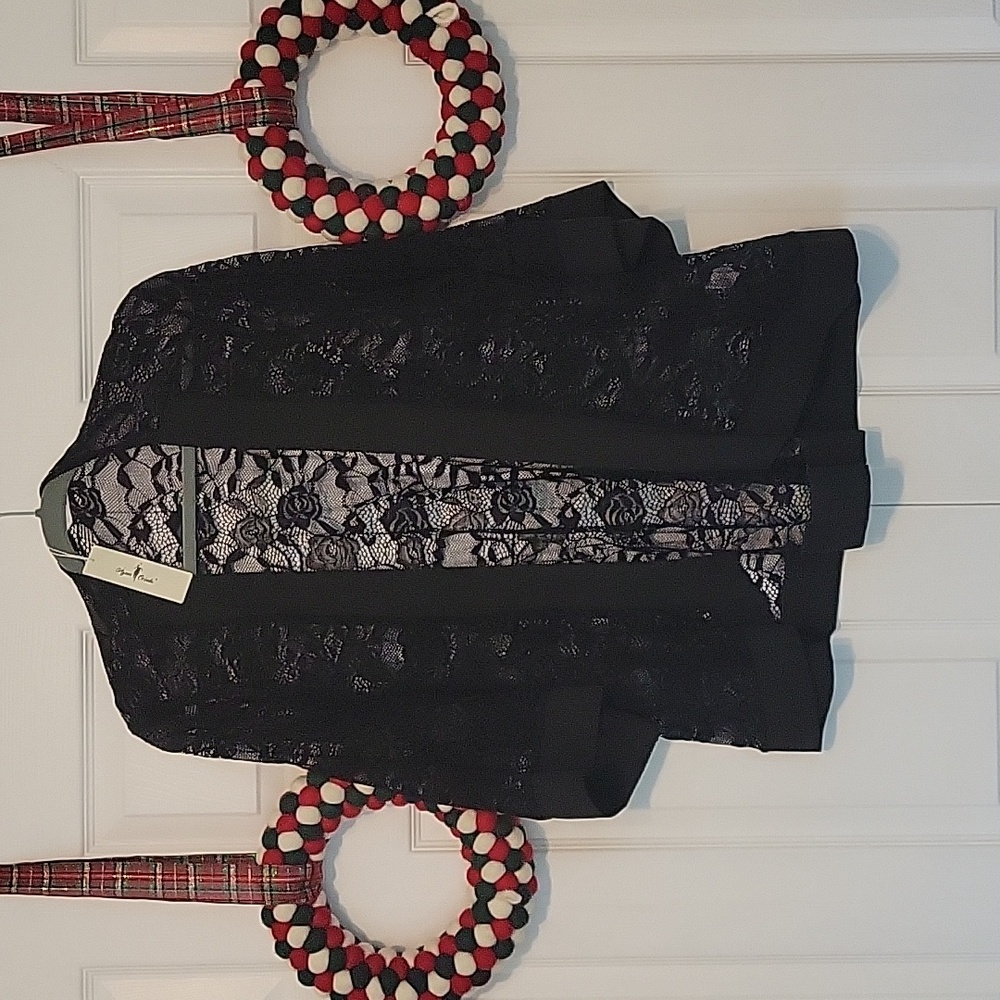 Agnes Orinda Black lace overpiece size 2x